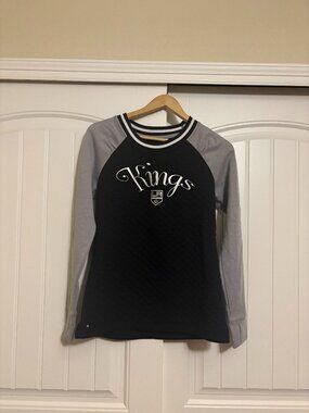 LA Kings Quilted Sweatshirt Antigua Womens Medium Gray Black Long Sleeve NHL
